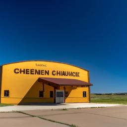 Cheyenne Regional Airport erstrahlt in vollem Glanz: Aufgenommen mit einem Weitwinkelobjektiv direkt vor dieser atemberaubenden Sehenswürdigkeit in Cheyenne