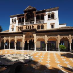 Ferrer Palace erstrahlt in vollem Glanz: Aufgenommen mit einem Weitwinkelobjektiv direkt vor dieser atemberaubenden Sehenswürdigkeit in Cienfuegos