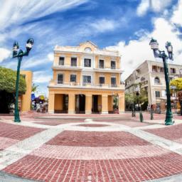 Ponce's Historic City Center erstrahlt in vollem Glanz: Aufgenommen mit einem Weitwinkelobjektiv direkt vor dieser atemberaubenden Sehenswürdigkeit in Puerto Rico